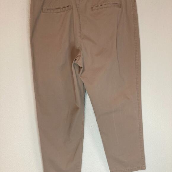 Liz Claiborne Sloane Women's Tan Capri Pants Size 12 Cotton/Spandex - Picture 4 of 7